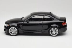 BMW 1M Coupe E82 Black Metallic Minichamps 1:18 110020021 Metaal — afbeelding 4 van 8