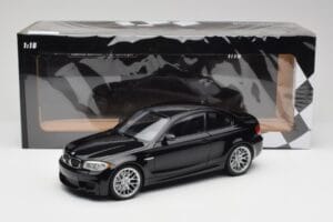 BMW 1M Coupe E82 Black Metallic Minichamps 1:18 110020021 Metaal — afbeelding 8 van 8