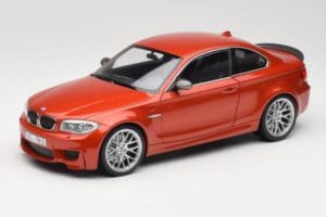 BMW 1M Coupe E82 Sakhir Orange Metallic Minichamps 1:18 110020020 Metaal