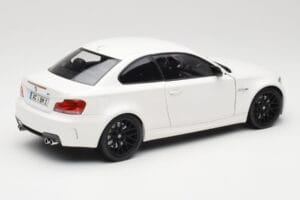 BMW 1M Coupe E82 Wit Minichamps 1:18 110020022 Metaal — afbeelding 3 van 8