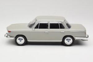 BMW 2000 TI Grijs MCG 1:18 MCG18112 Metaal — afbeelding 3 van 6