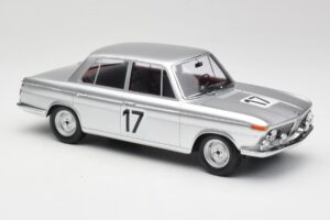 BMW 2000 Ti #17 J. Ickx / H. Hahne 24 Hours of Spa 1966 Winners Minichamps 1:18 107662517 Hars — afbeelding 4 van 6