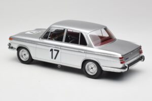 BMW 2000 Ti #17 J. Ickx / H. Hahne 24 Hours of Spa 1966 Winners Minichamps 1:18 107662517 Hars — afbeelding 5 van 6
