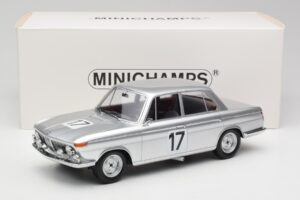 BMW 2000 Ti #17 J. Ickx / H. Hahne 24 Hours of Spa 1966 Winners Minichamps 1:18 107662517 Hars — afbeelding 6 van 6