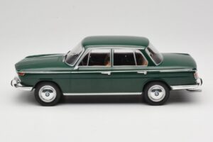 BMW 2000 121 Groen MCG 1:18 MCG18542 Metaal — afbeelding 3 van 6