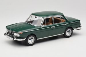 BMW 2000 121 Groen MCG 1:18 MCG18542 Metaal