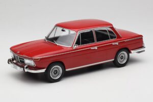 BMW 2000 121 Rood MCG 1:18 MCG18543 Metaal