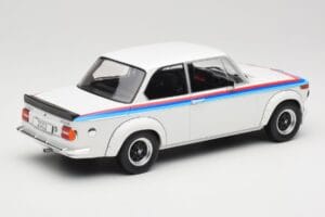 BMW 2002 E10 Turbo Wit MCG 1:18 MCG18408R Metaal — afbeelding 2 van 6