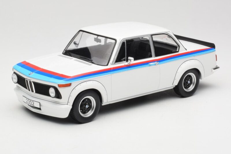 BMW 2002 E10 Turbo Wit MCG 1:18 MCG18408R Metaal