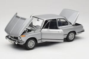 BMW 2002 Tii Polaris Zilver AUTOart 1:18 80430146517 Metaal — afbeelding 2 van 8