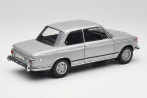 BMW 2002 Tii Polaris Zilver AUTOart 1:18 80430146517 Metaal — afbeelding 3 van 8