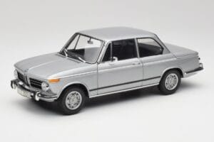 BMW 2002 Tii Polaris Zilver AUTOart 1:18 80430146517 Metaal