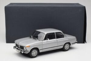 BMW 2002 Tii Polaris Zilver AUTOart 1:18 80430146517 Metaal — afbeelding 8 van 8