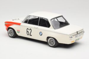 BMW 2002 tiK BMW AG #1 H. Hahne / D. Quester Class Winner Guards International 6 Hours Brands Hatch 1969 Minichamps 1:18 1556 — afbeelding 5 van 6