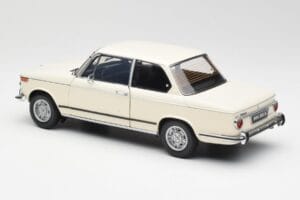 BMW 2002 Wit Kyosho 1:18 08541W Metaal — afbeelding 7 van 8