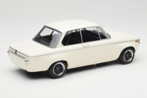 BMW 2002 Wit Plain Body Version Minichamps 1:18 155702600 Metaal — afbeelding 2 van 6