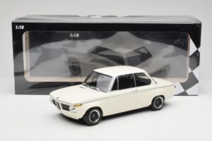 BMW 2002 Wit Plain Body Version Minichamps 1:18 155702600 Metaal — afbeelding 6 van 6