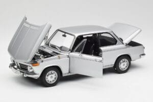 BMW 2002tii Zilver AUTOart 1:18 80430151479 Metaal — afbeelding 2 van 8