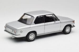 BMW 2002tii Zilver AUTOart 1:18 80430151479 Metaal — afbeelding 3 van 8