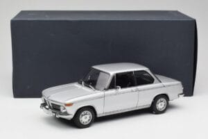 BMW 2002tii Zilver AUTOart 1:18 80430151479 Metaal — afbeelding 8 van 8