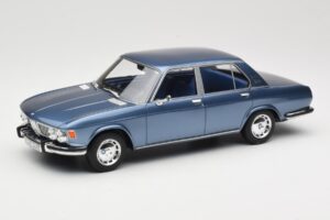 BMW 2500 E3 Blue Metallic BoS Models 1:18 BOS030 Hars