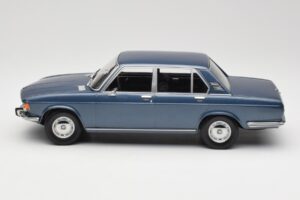BMW 2500 E3 Blue Metallic Minichamps 1:18 155029200 Metaal — afbeelding 3 van 6