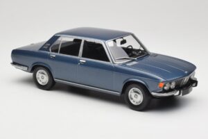 BMW 2500 E3 Blue Metallic Minichamps 1:18 155029200 Metaal — afbeelding 4 van 6
