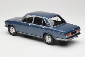 BMW 2500 E3 Blue Metallic Minichamps 1:18 155029200 Metaal — afbeelding 5 van 6