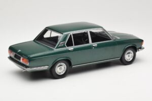 BMW 2500 E3 Green Metallic Minichamps 1:18 155029201 Metaal — afbeelding 2 van 6