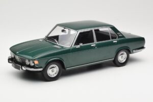 BMW 2500 E3 Green Metallic Minichamps 1:18 155029201 Metaal