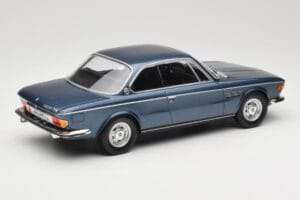 BMW 2800 CS E9 Blauw Metallic Minichamps 1:18 155028032 Metaal — afbeelding 2 van 6