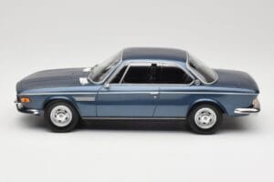 BMW 2800 CS E9 Blauw Metallic Minichamps 1:18 155028032 Metaal — afbeelding 3 van 6