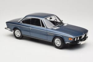 BMW 2800 CS E9 Blauw Metallic Minichamps 1:18 155028032 Metaal — afbeelding 4 van 6
