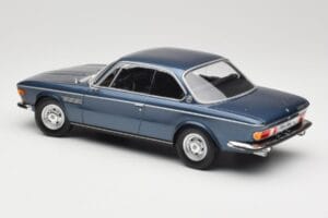 BMW 2800 CS E9 Blauw Metallic Minichamps 1:18 155028032 Metaal — afbeelding 5 van 6