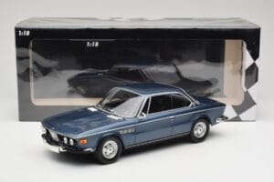 BMW 2800 CS E9 Blauw Metallic Minichamps 1:18 155028032 Metaal — afbeelding 6 van 6