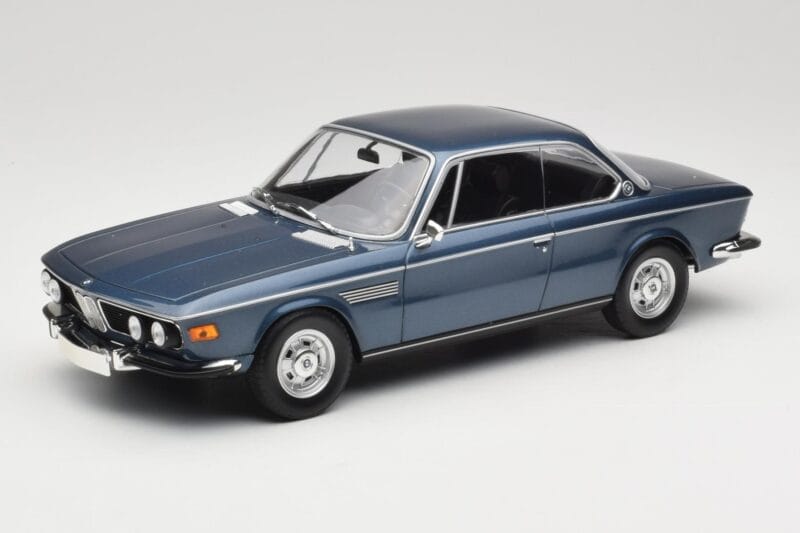 BMW 2800 CS E9 Blauw Metallic Minichamps 1:18 155028032 Metaal