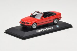 BMW 3 Series E30 Cabriolet Rood Minichamps 1:43 80429421500 Metaal — afbeelding 2 van 4