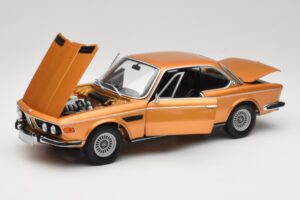 BMW 3.0 CSi E9 Gold Metallic Minichamps 1:18 180029027 Metaal — afbeelding 2 van 8