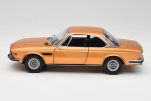 BMW 3.0 CSi E9 Gold Metallic Minichamps 1:18 180029027 Metaal — afbeelding 4 van 8