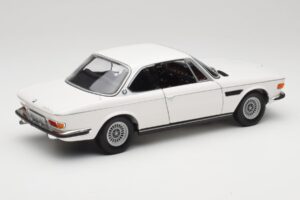 BMW 3.0 CSi E9 Wit Minichamps 1:18 180029026 Metaal — afbeelding 3 van 8