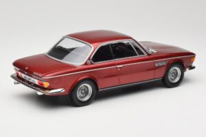 BMW 3.0 CSi E9 Red Metallic Minichamps 1:18 155028031 Metaal — afbeelding 2 van 6