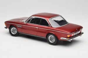 BMW 3.0 CSi E9 Red Metallic Minichamps 1:18 155028031 Metaal — afbeelding 5 van 6