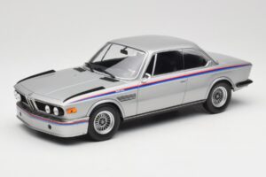 BMW 3.0 CSL E9 Polaris Silver Minichamps 1:18 155028135 Metaal