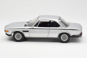 BMW 3.0 CSL E9 Zilver Minichamps 1:18 180029020 Metaal — afbeelding 4 van 8