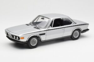 BMW 3.0 CSL E9 Zilver Minichamps 1:18 180029020 Metaal