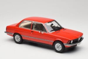 BMW 316 E21 Rood Minichamps 1:18 107024100 Hars — afbeelding 4 van 6