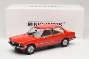 BMW 316 E21 Rood Minichamps 1:18 107024100 Hars — afbeelding 6 van 6