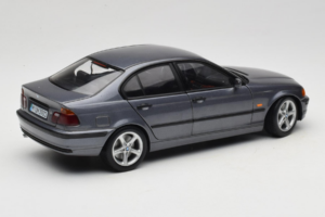 BMW 318i E46 Grey Metallic Dealer Editie UT Models 1:18 80430028459 Metaal — afbeelding 3 van 8