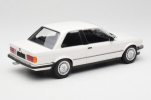 BMW 323i E21 Wit Minichamps 1:18 155026005 Metaal — afbeelding 2 van 6