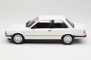 BMW 323i E21 Wit Minichamps 1:18 155026005 Metaal — afbeelding 3 van 6